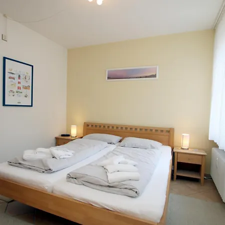 Osterstra_e 1_ Whg_ 2_ Haus Flora Apartament *